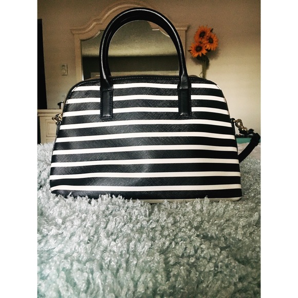 Kate Spade Purse - Picture 3 of 3